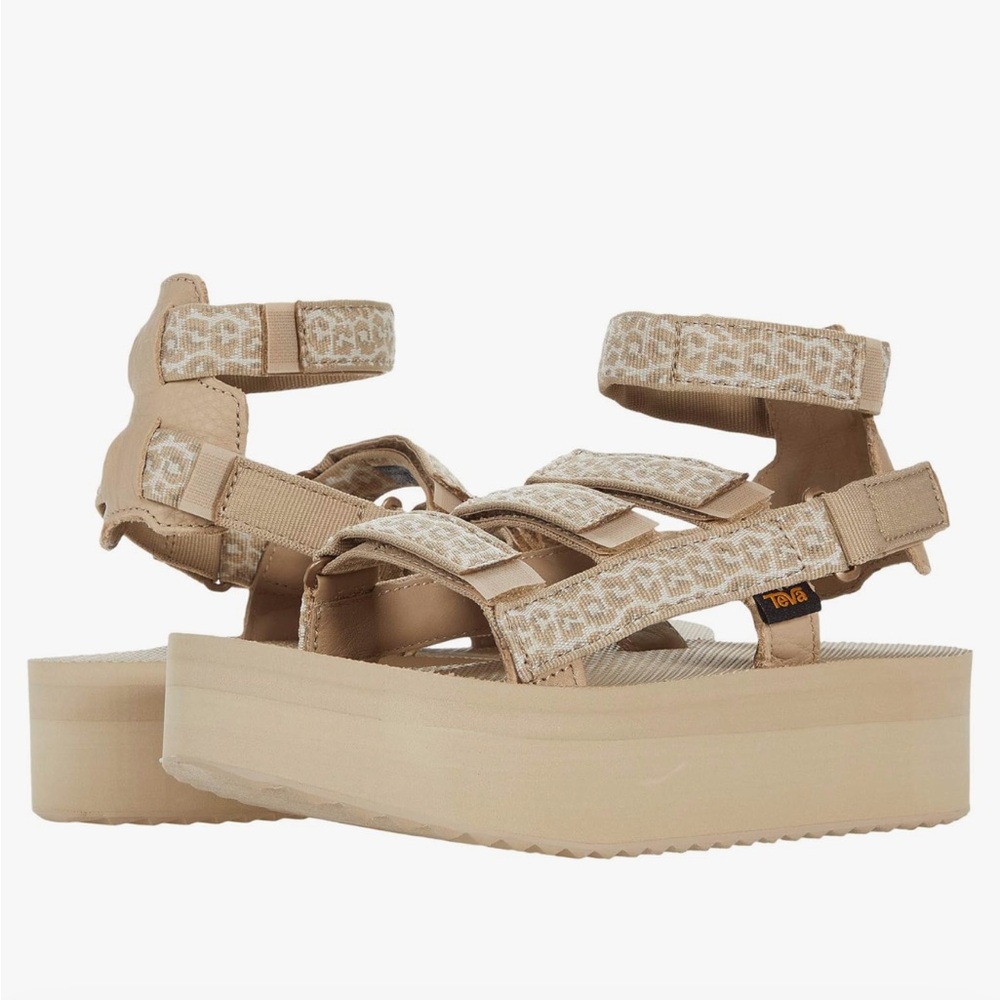 Teva  flatform Mevia sandals